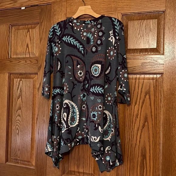 Multi colored tunic top - Picture 5 of 6